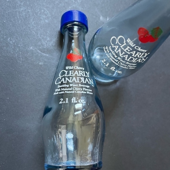 Clearly Canadian Salt & Pepper Shakers wild cherry. Vintage 90s - Picture 5 of 6